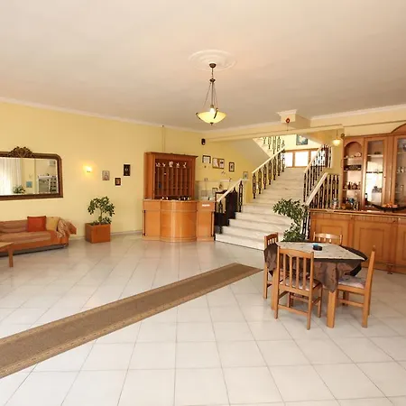 Mironi & Victoria 2*